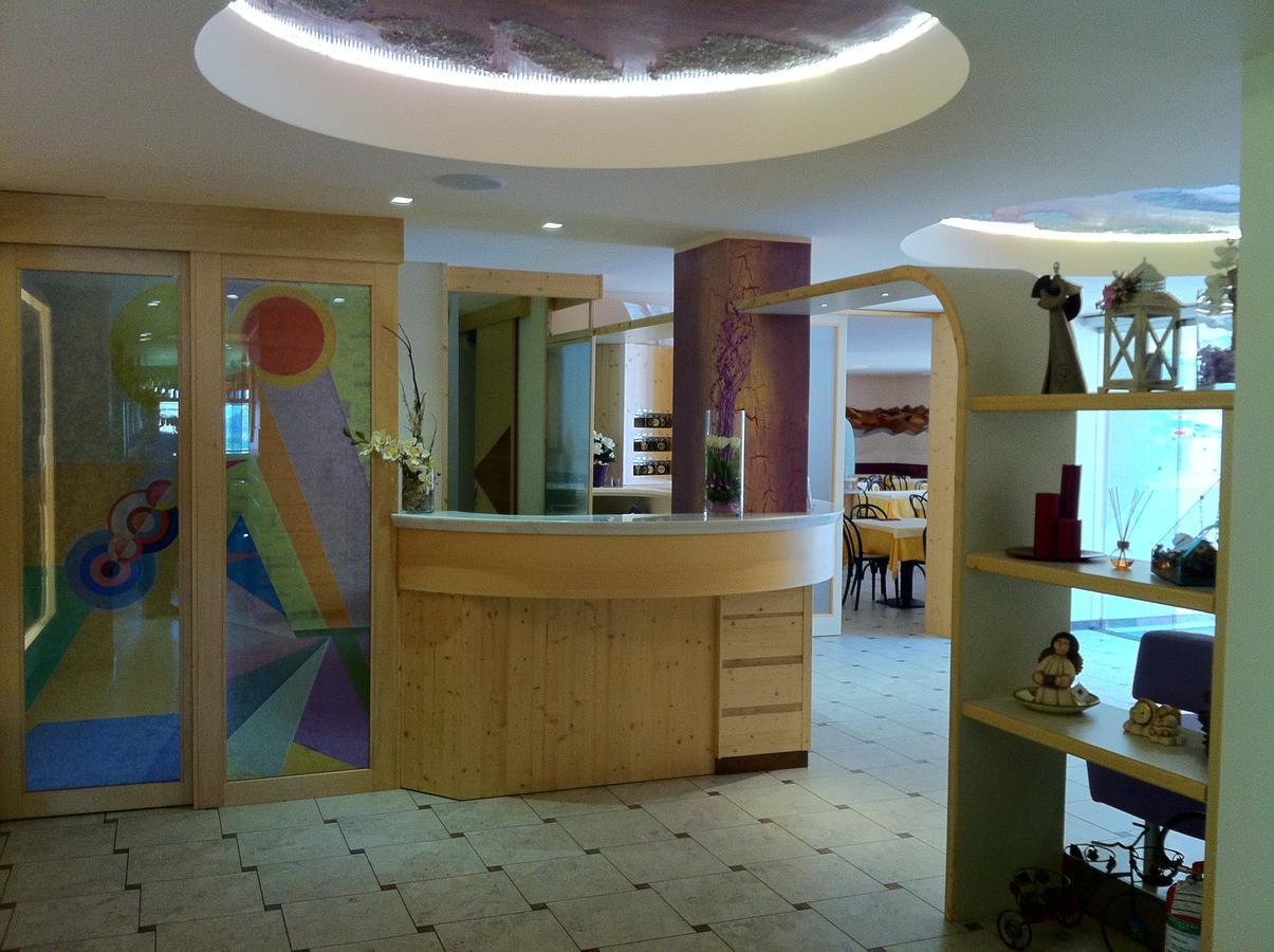 Hotel Regent'S Andalo Esterno foto